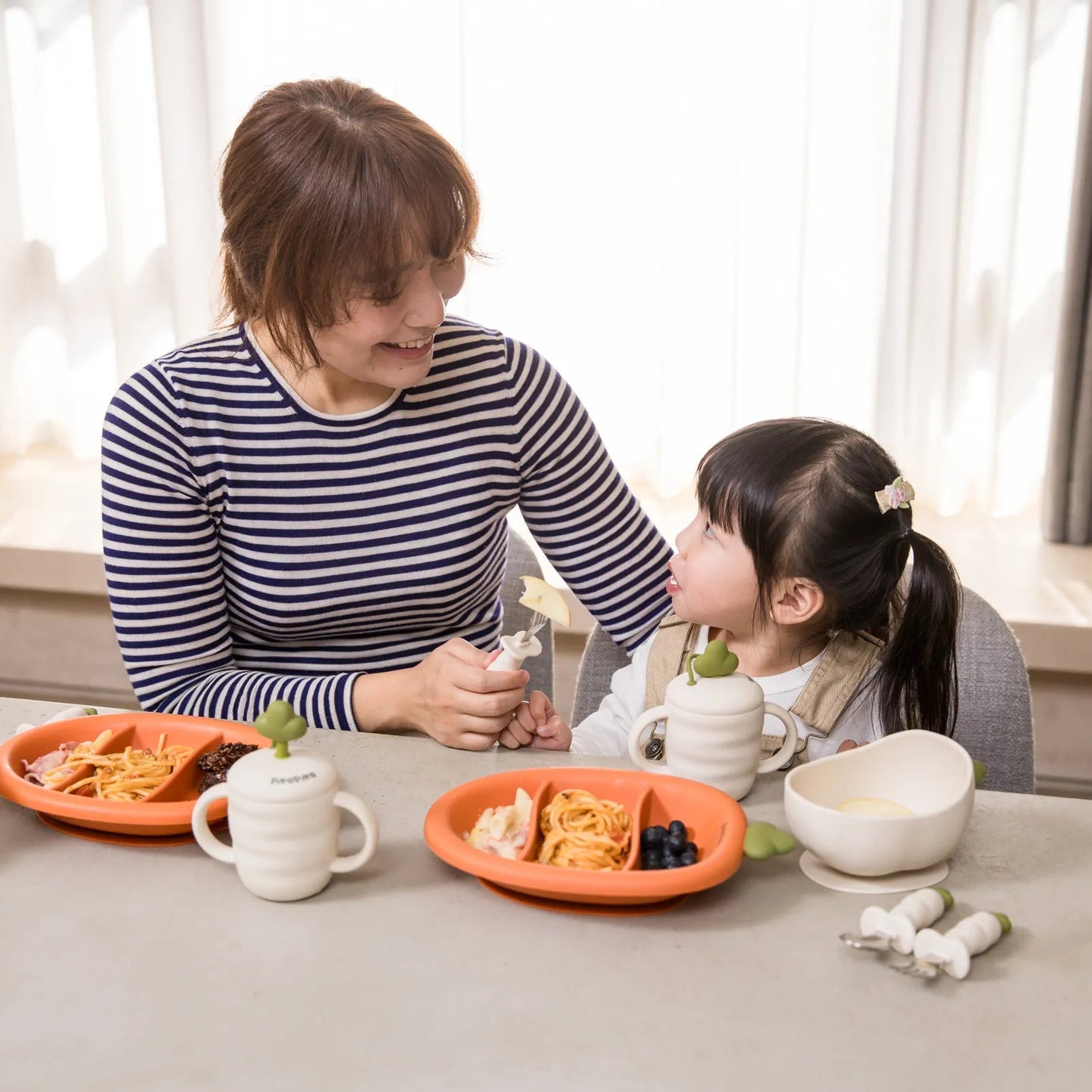 黃色小鴨 鉑金矽膠好彩頭蘿蔔餐具四件組